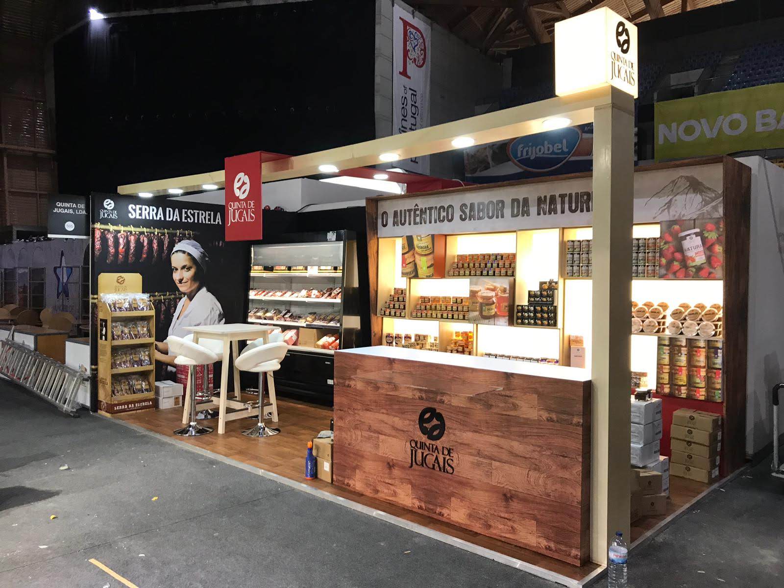 Imagem de montagem de stand da empresa Quinta de Julgais